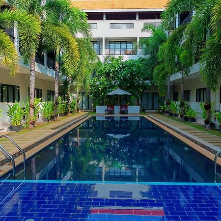 New Riverside Hotel เสียมราฐ ภายนอก รูปภาพ