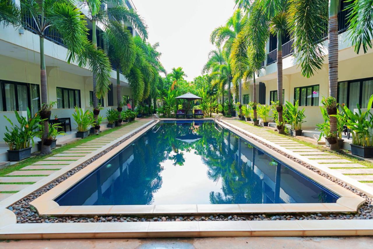 New Riverside Hotel เสียมราฐ ภายนอก รูปภาพ