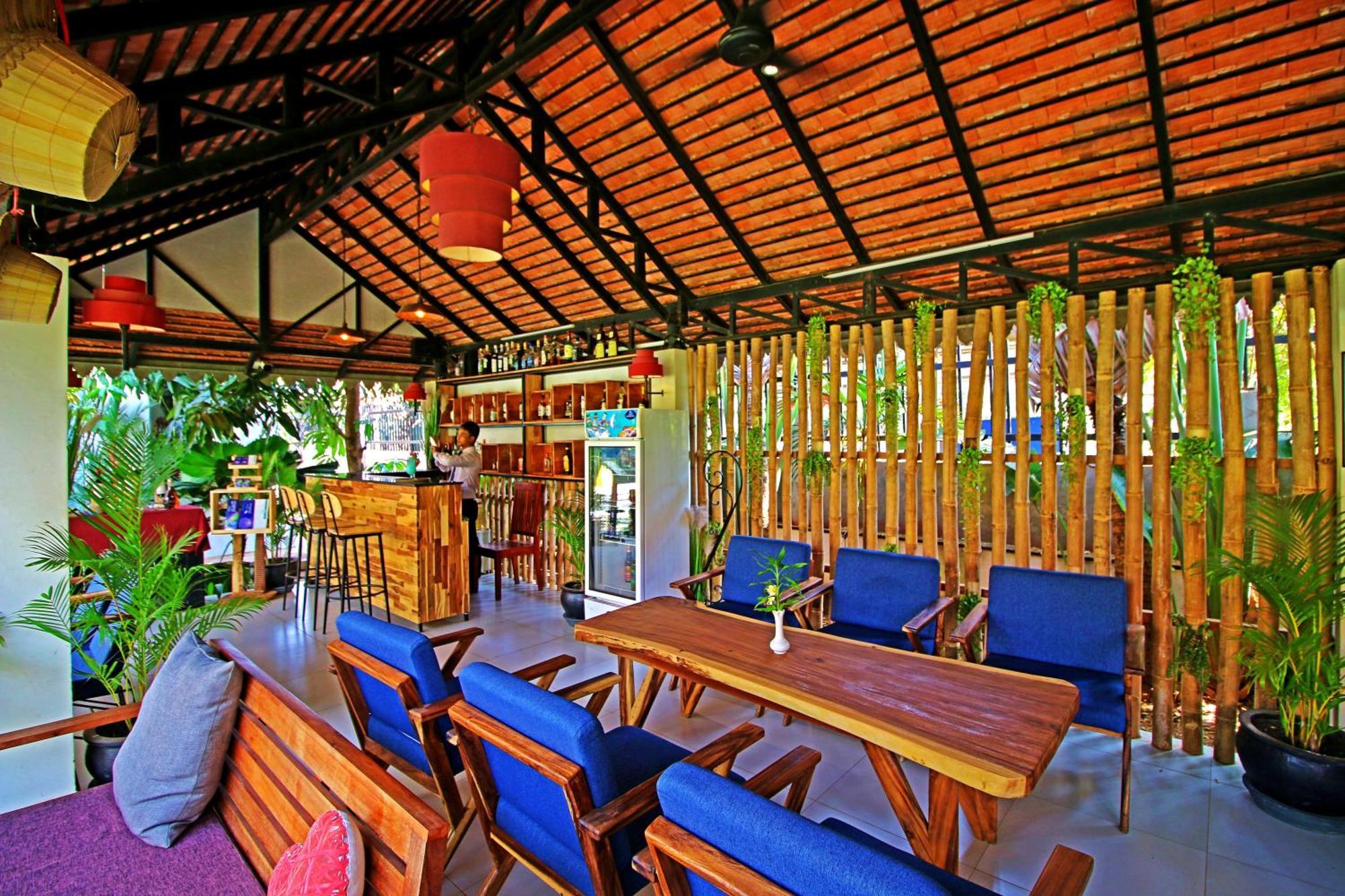 New Riverside Hotel เสียมราฐ ภายนอก รูปภาพ