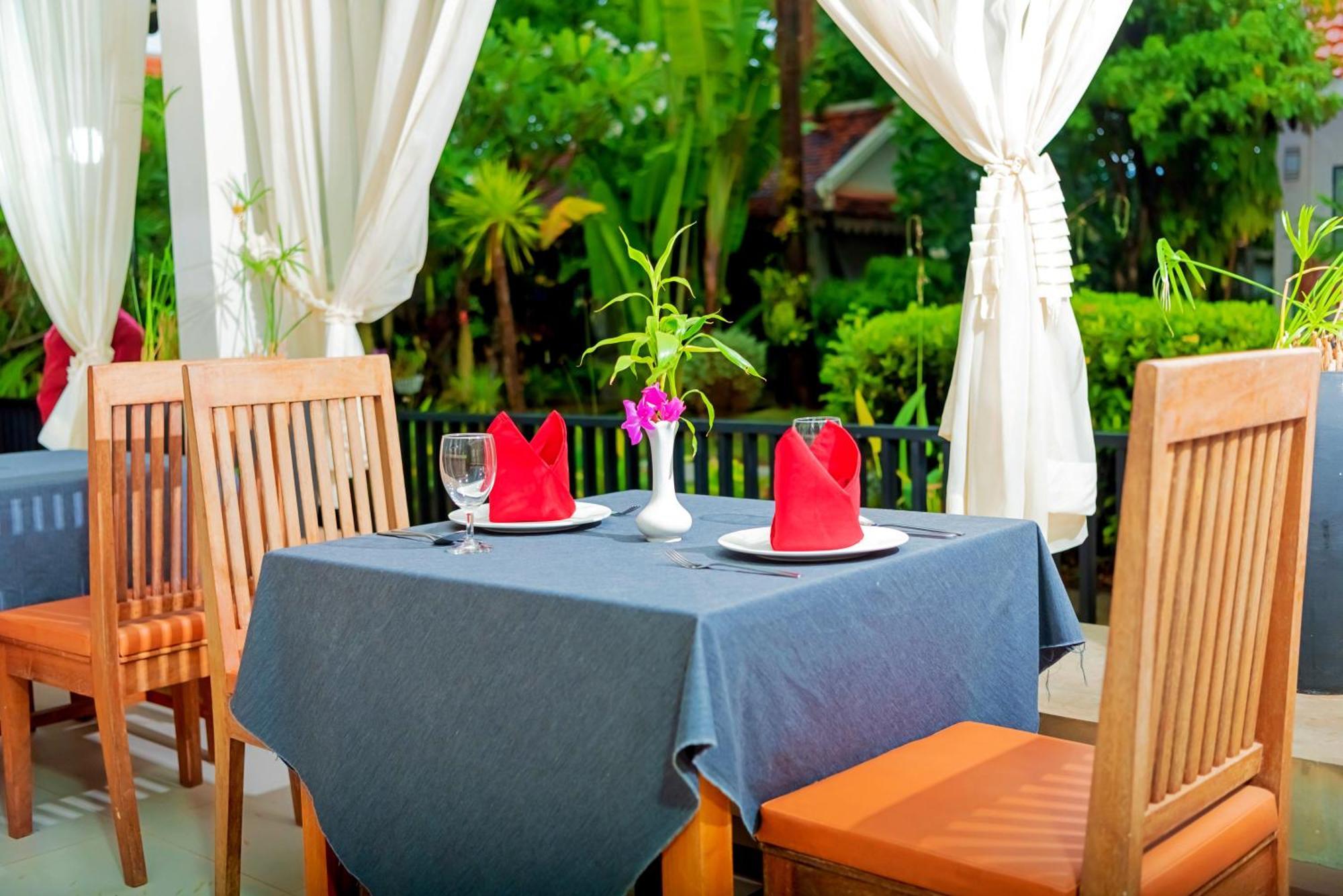 New Riverside Hotel เสียมราฐ ภายนอก รูปภาพ