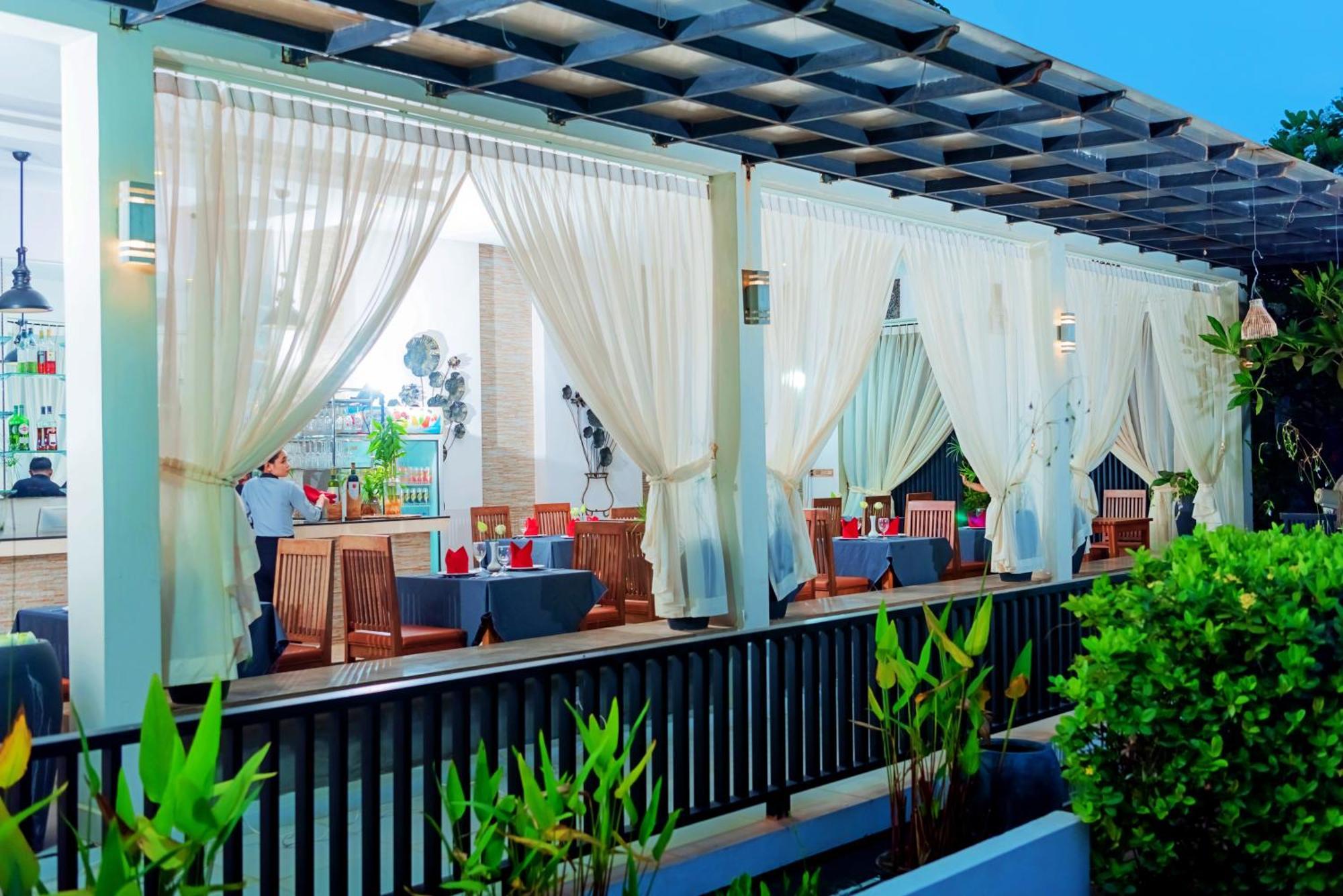 New Riverside Hotel เสียมราฐ ภายนอก รูปภาพ