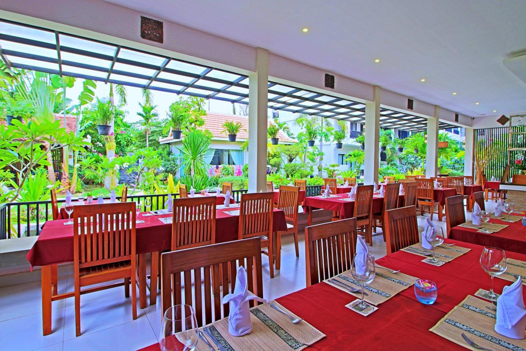 New Riverside Hotel เสียมราฐ ภายนอก รูปภาพ