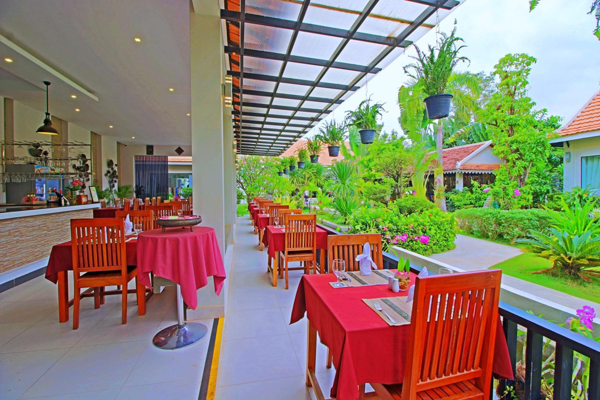 New Riverside Hotel เสียมราฐ ภายนอก รูปภาพ