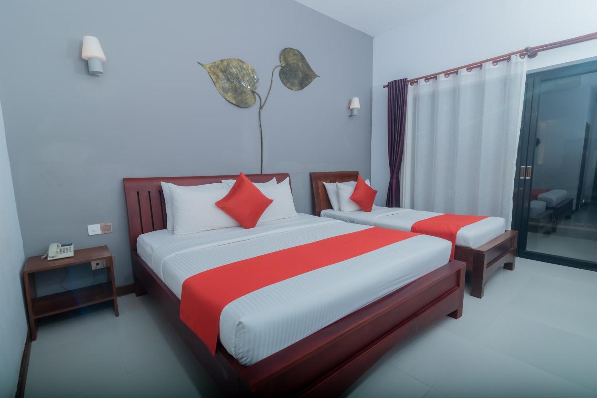 New Riverside Hotel เสียมราฐ ภายนอก รูปภาพ